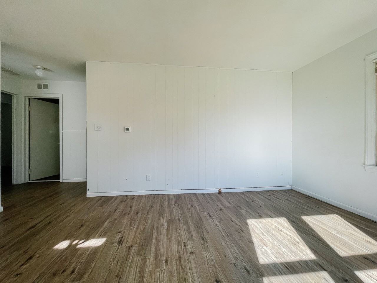 1215 S Fullhart Dr - Photo 6 of 26