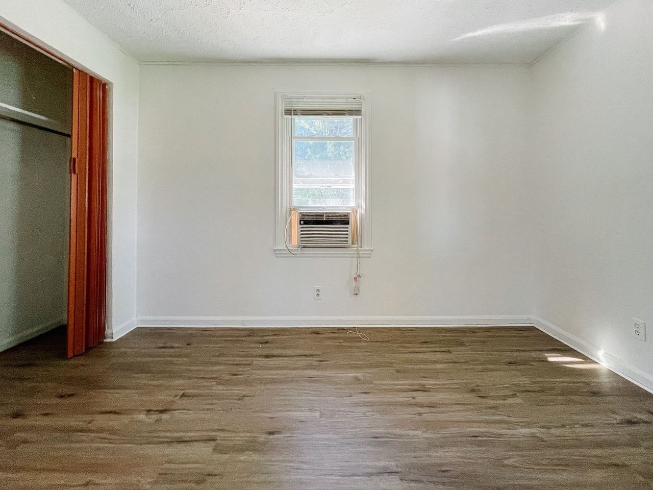 1215 S Fullhart Dr - Photo 7 of 24