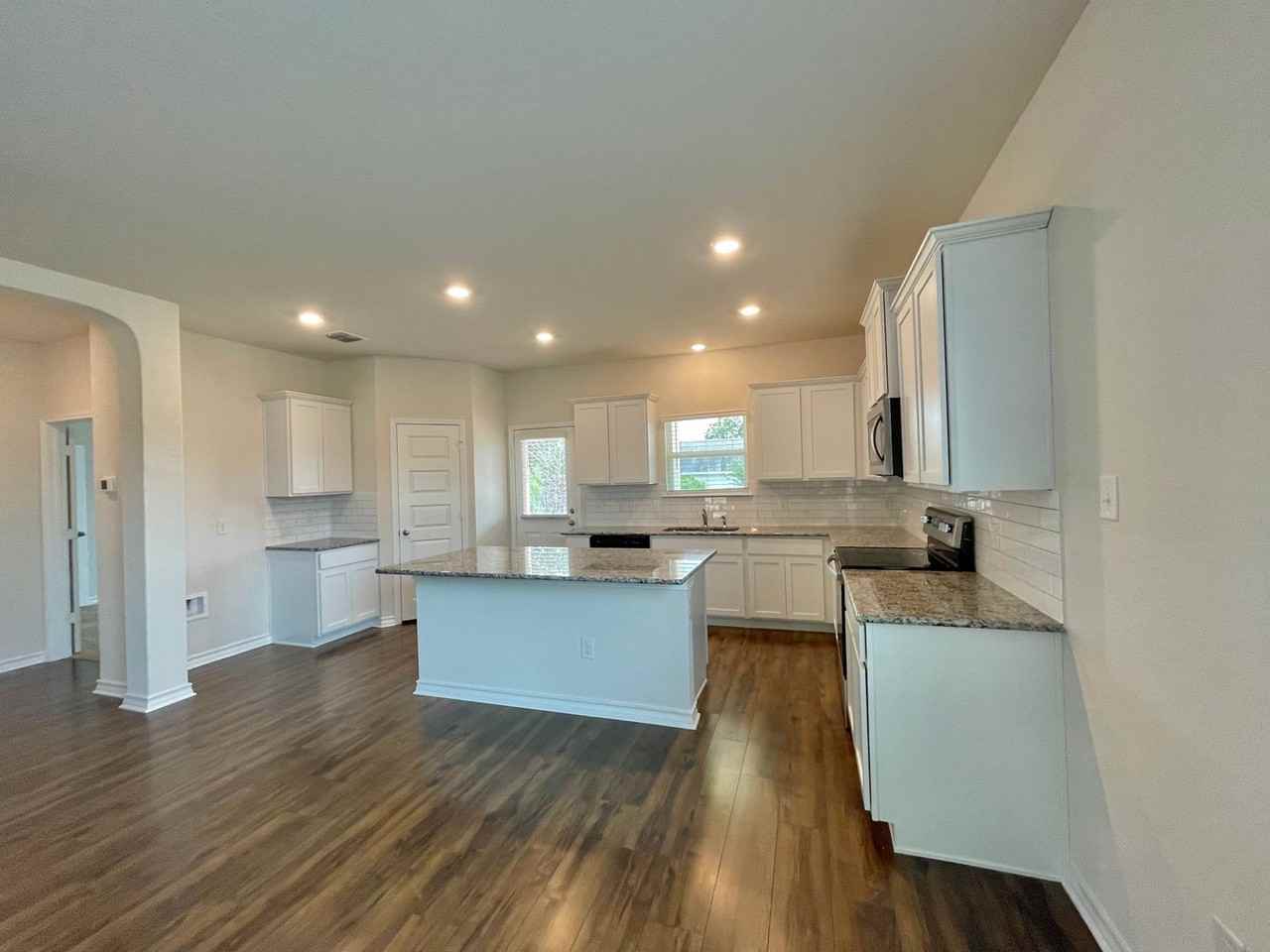 342 Firewheel Dr - Photo 3 of 18