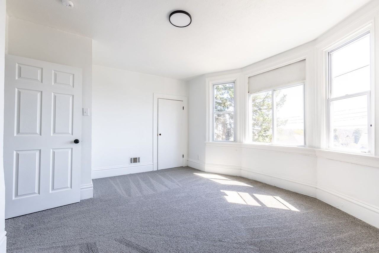 1406 Rockland Ave - Photo 7 of 28