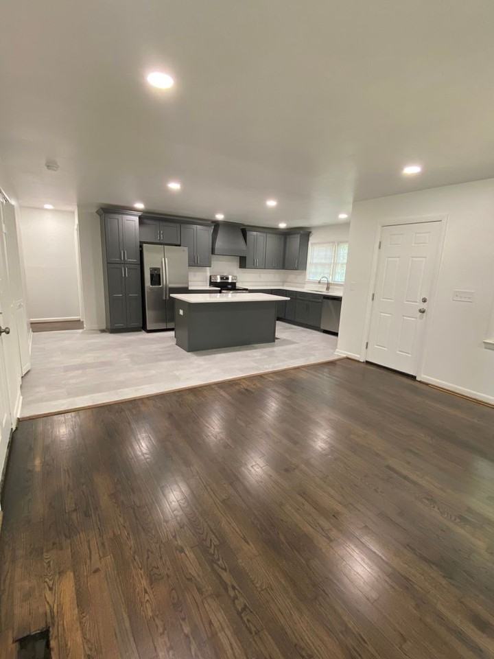 223 32nd Pl E - Photo 6 of 19