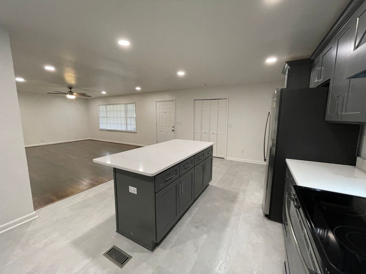 223 32nd Pl E - Photo 7 of 19