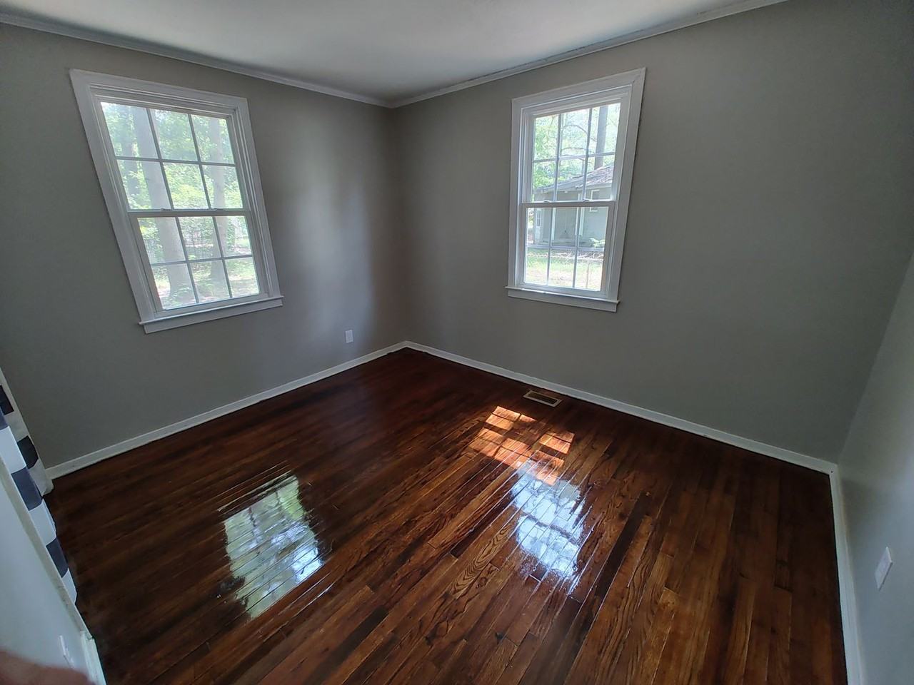 2203 Ivy Rd - Photo 2 of 9