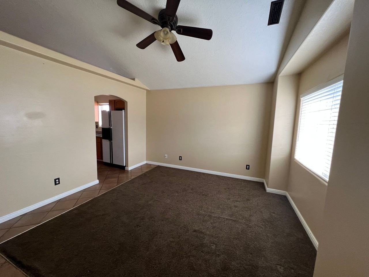 1505 N Cedar Blvd - Photo 2 of 17