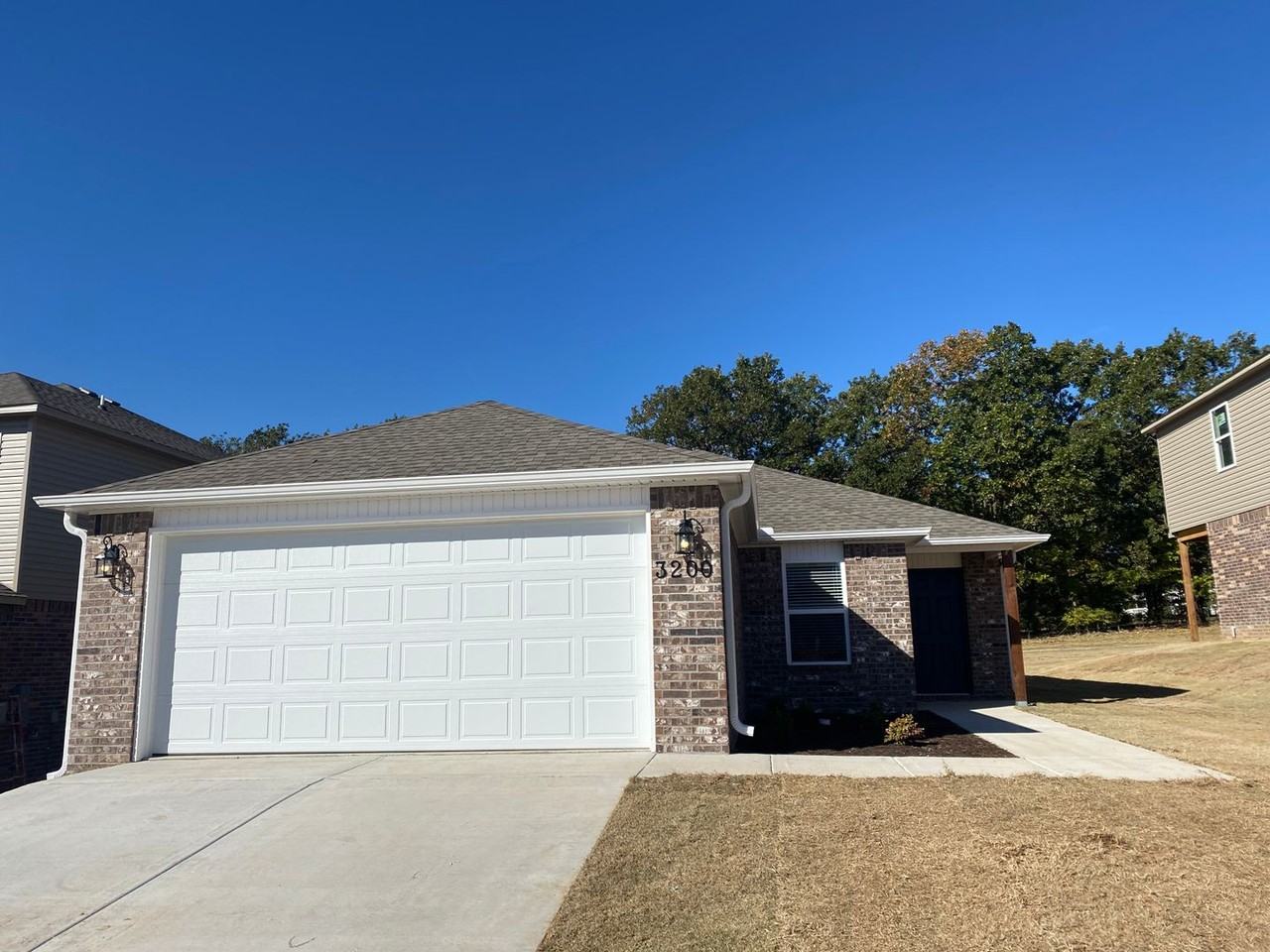 3200 Red Tail Way - Photo 4 of 21