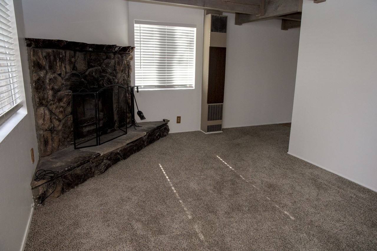 690 Talmadge Rd - Photo 5 of 15