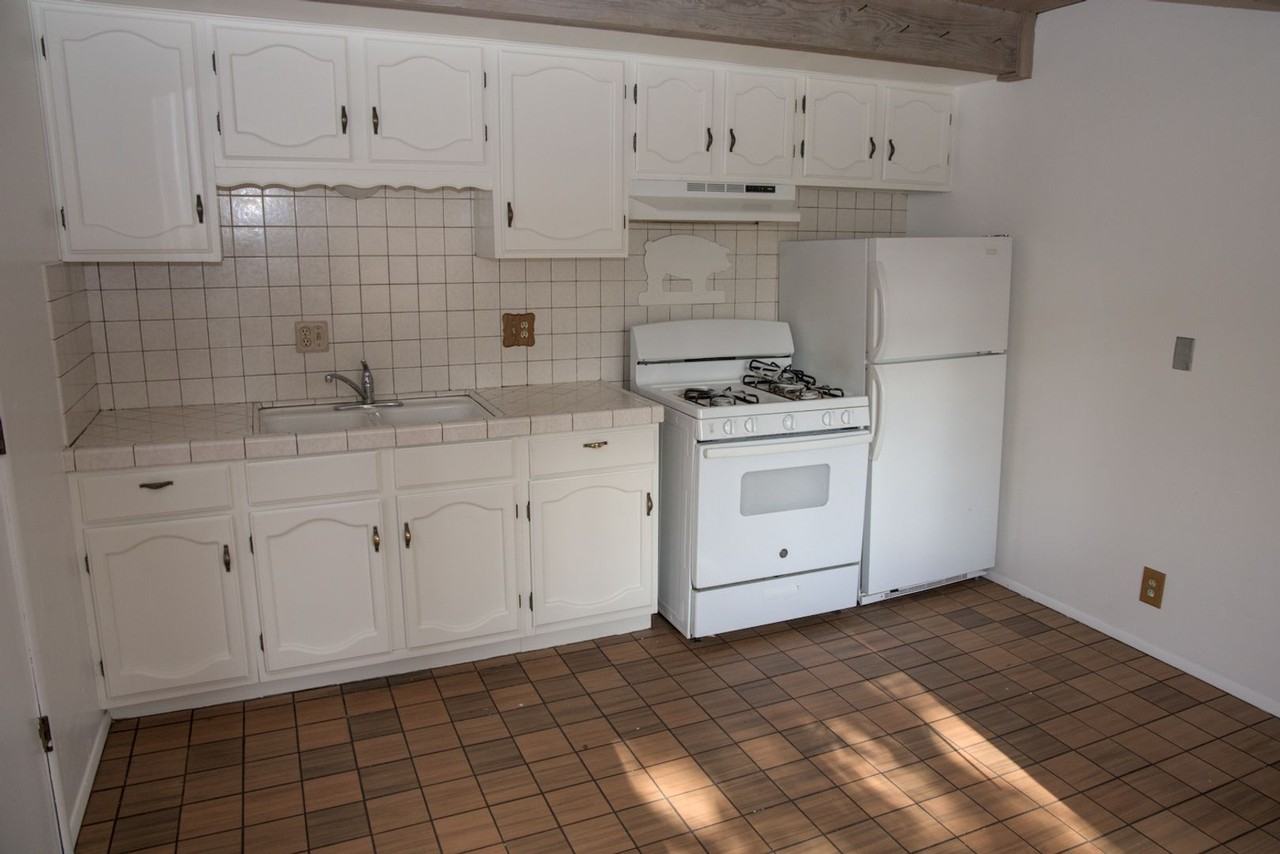 690 Talmadge Rd - Photo 7 of 15
