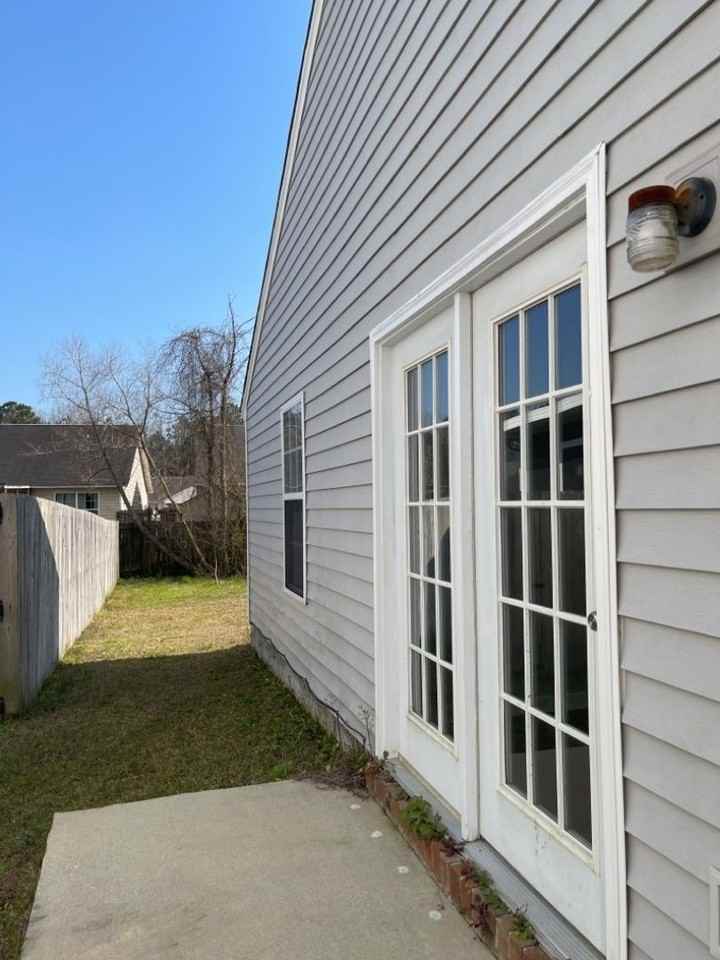 1050 Rushing St - Photo 4 of 26