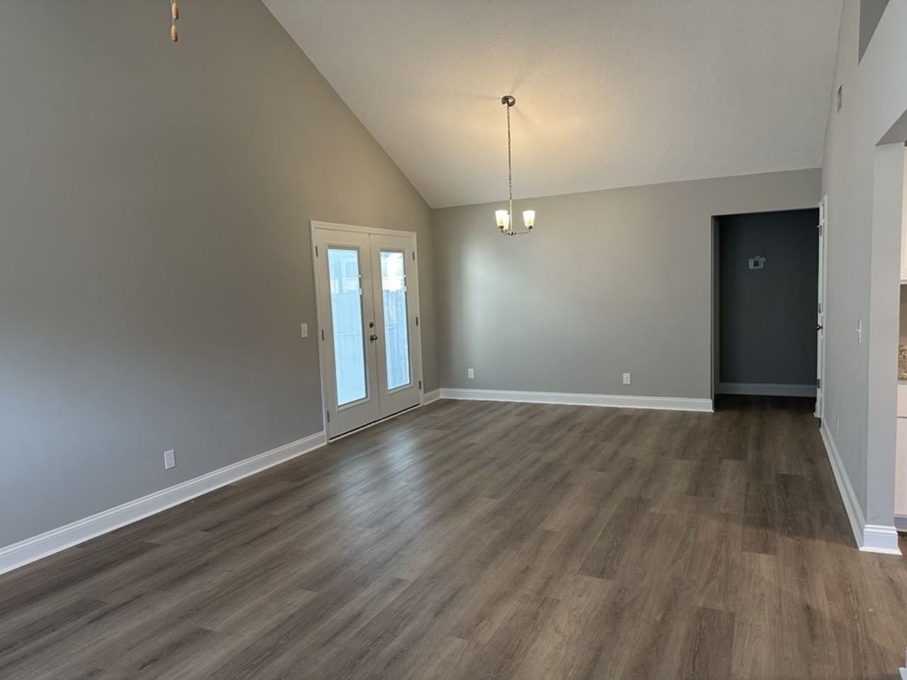 1050 Rushing St - Photo 7 of 26