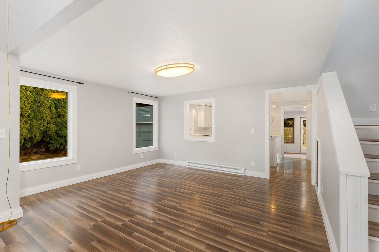 8635 Ne 124th St - Photo 5 of 16