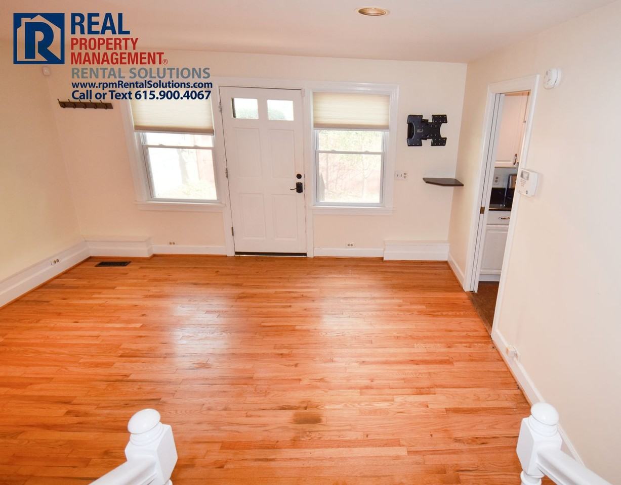 1002 Gale Ln - Photo 6 of 11