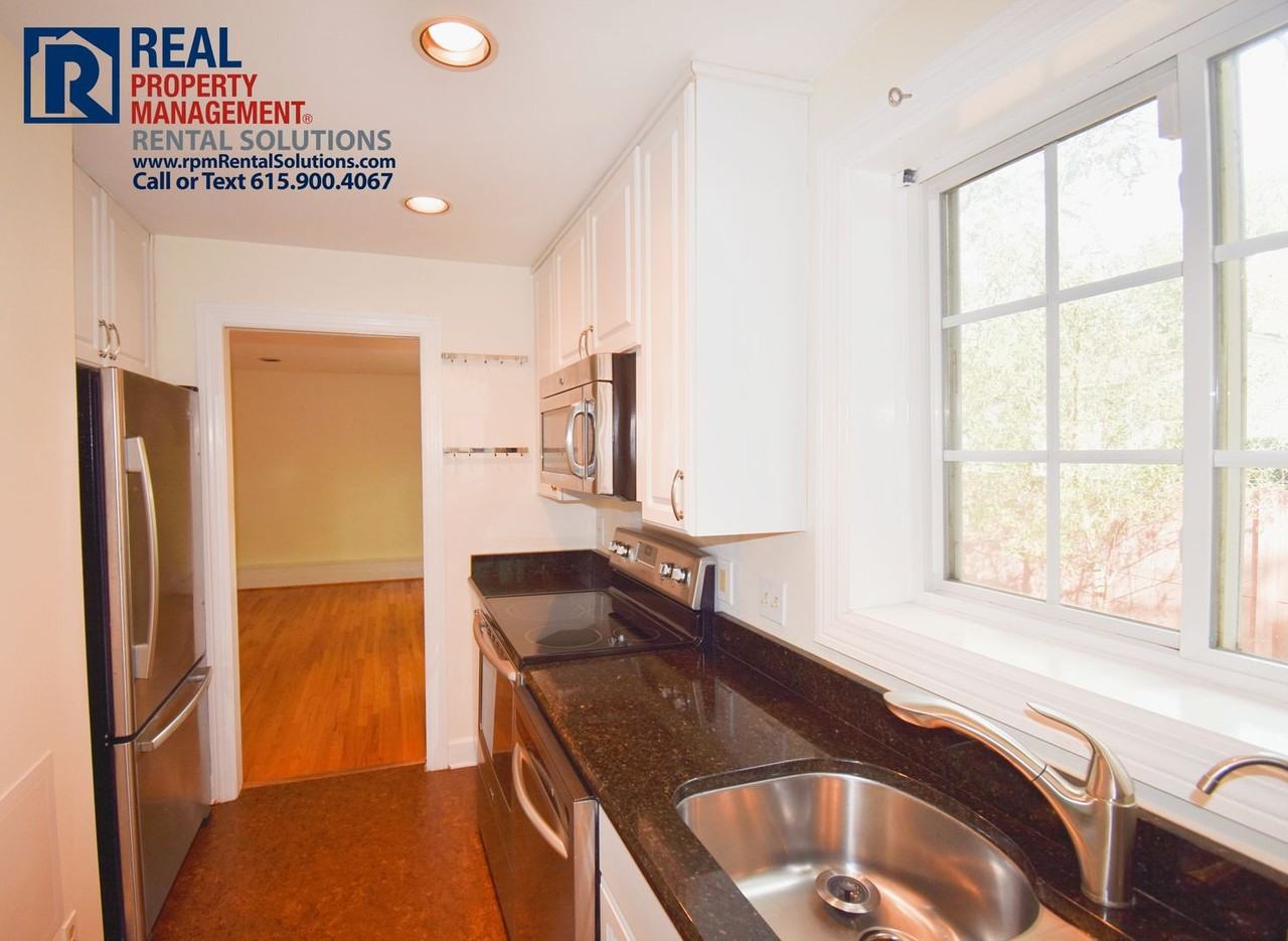 1002 Gale Ln - Photo 4 of 11