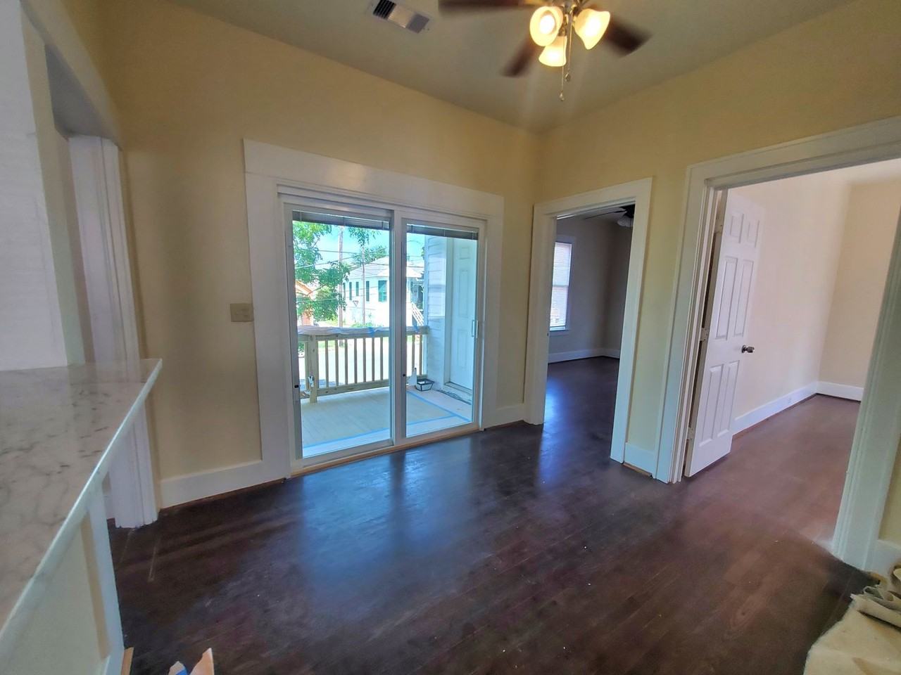 611 18th St - Photo 3 of 17