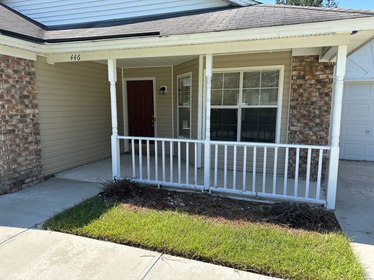 446 Falcon Dr - Photo 3 of 33