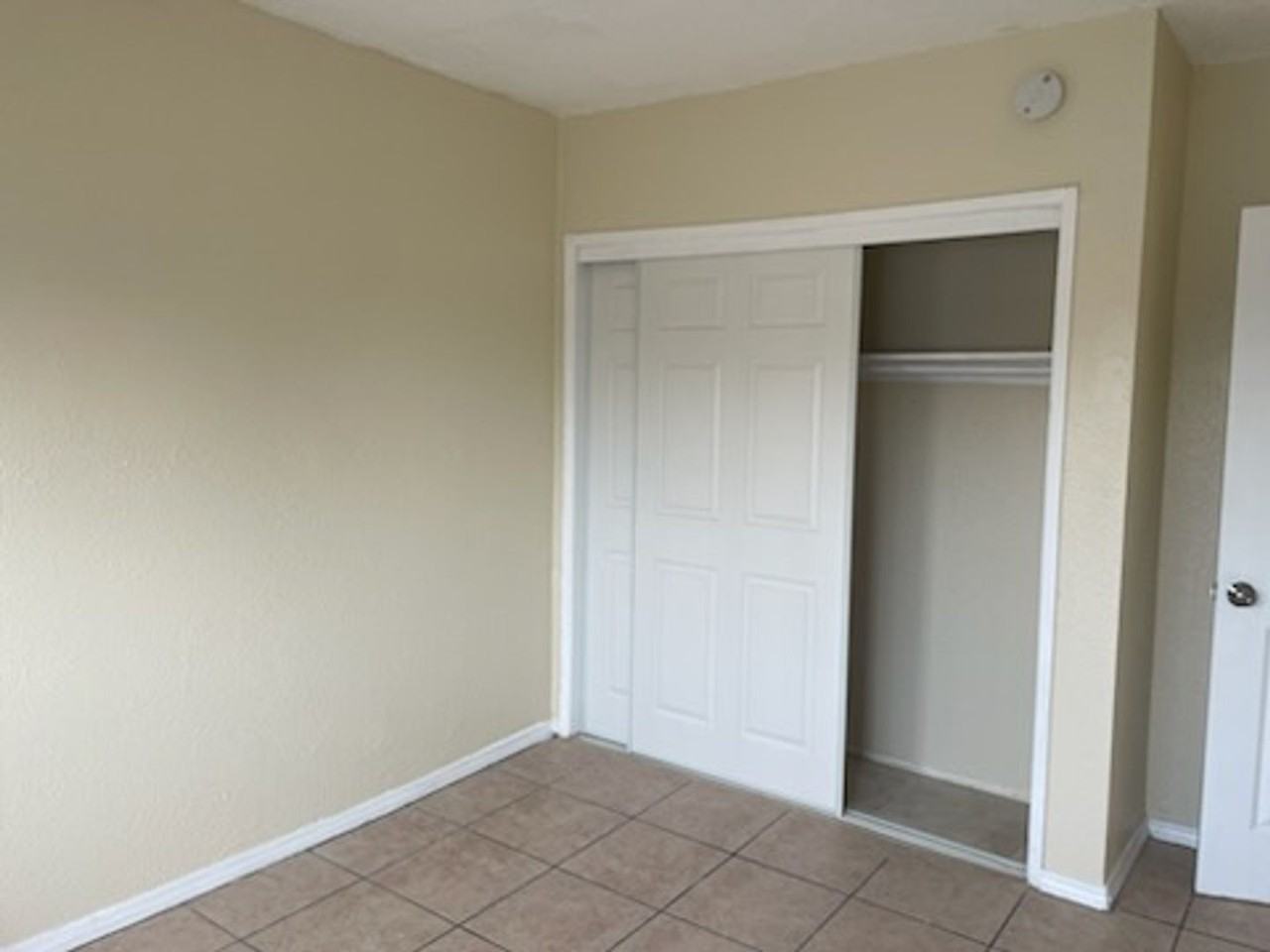 1320 E 75th St - Photo 4 of 9