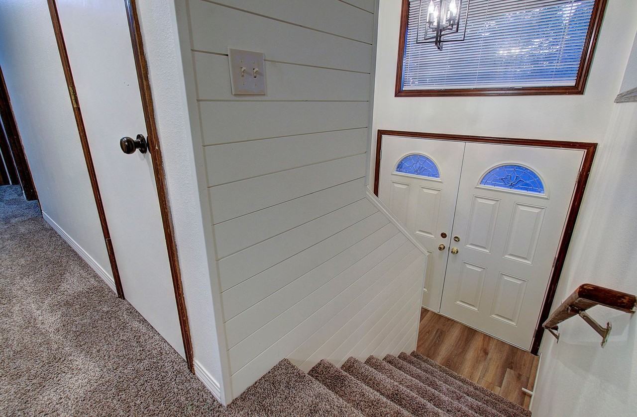 2105 Se 137th Ct - Photo 3 of 31