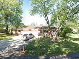 featured image of 2525 E Heying Dr