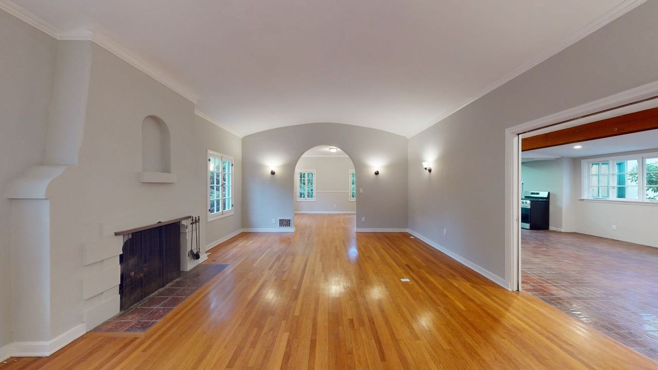 1096 Armada Dr - Photo 2 of 23