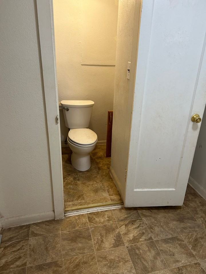 1923 W 2nd St - Photo 6 of 11