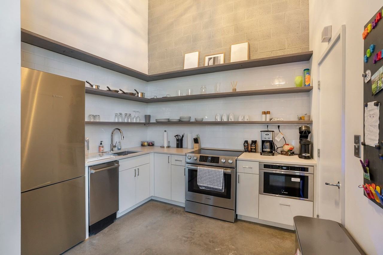 195 Arizona Ave Ne - Photo 3 of 21