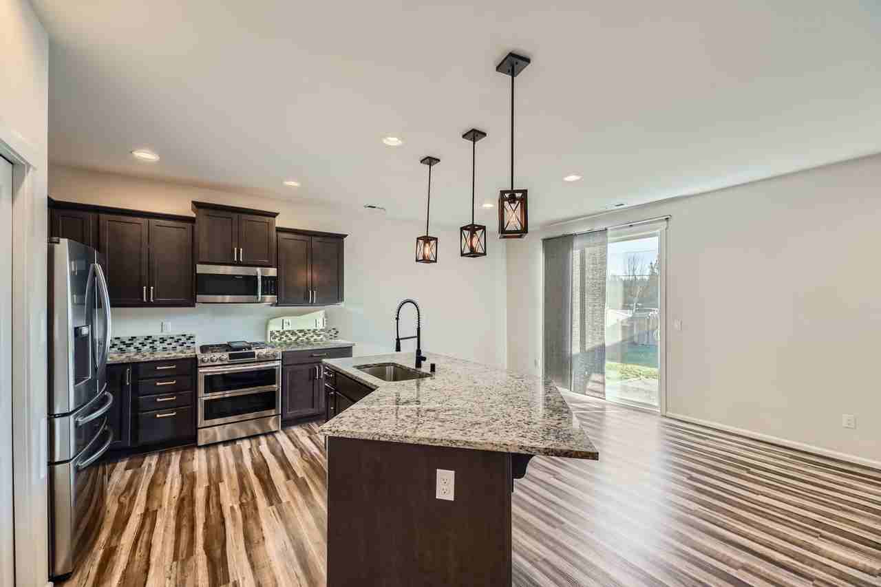 17508 Quartz St - Photo 3 of 14