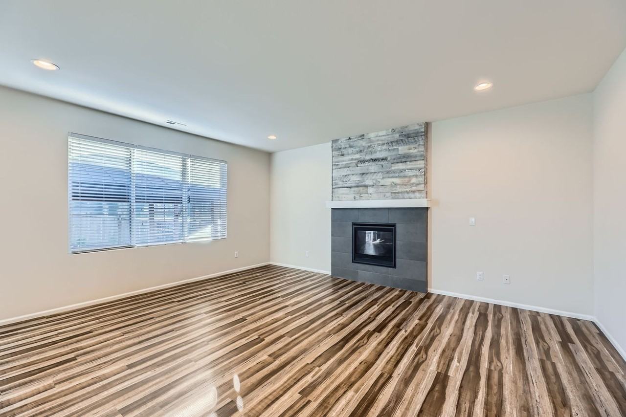 17508 Quartz St - Photo 4 of 14