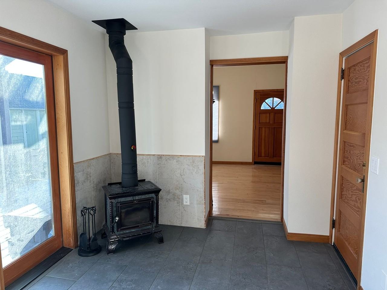 3225 Thomsen Rd - Photo 3 of 10