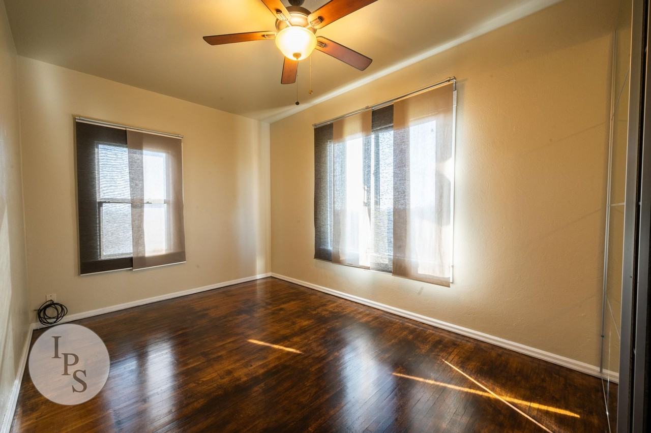 11888 W Shaw Ave - Photo 7 of 23