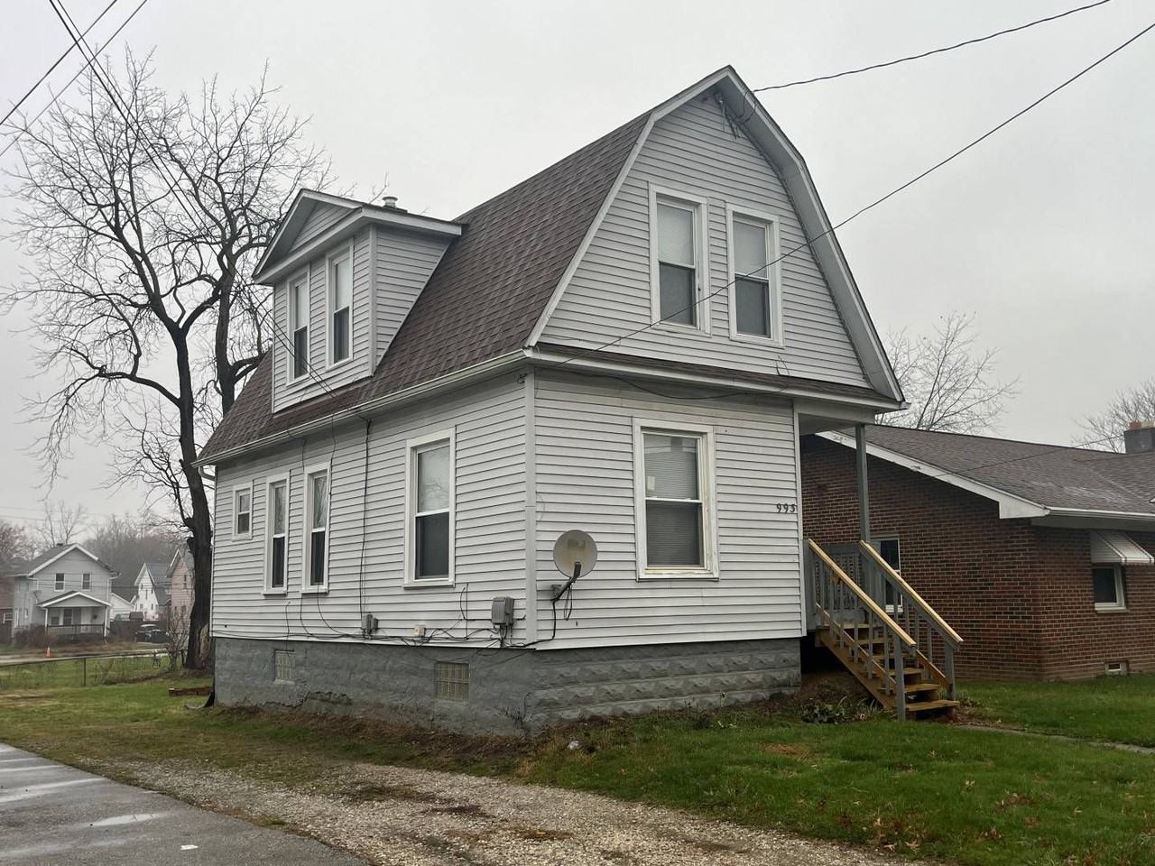 993 Concord Ave - Photo 2 of 17