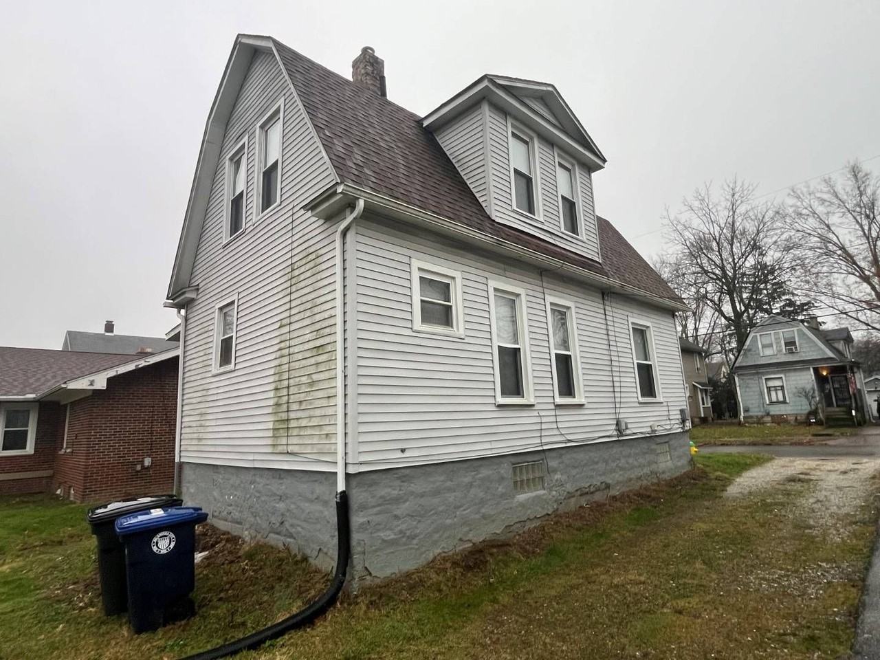 993 Concord Ave - Photo 3 of 17