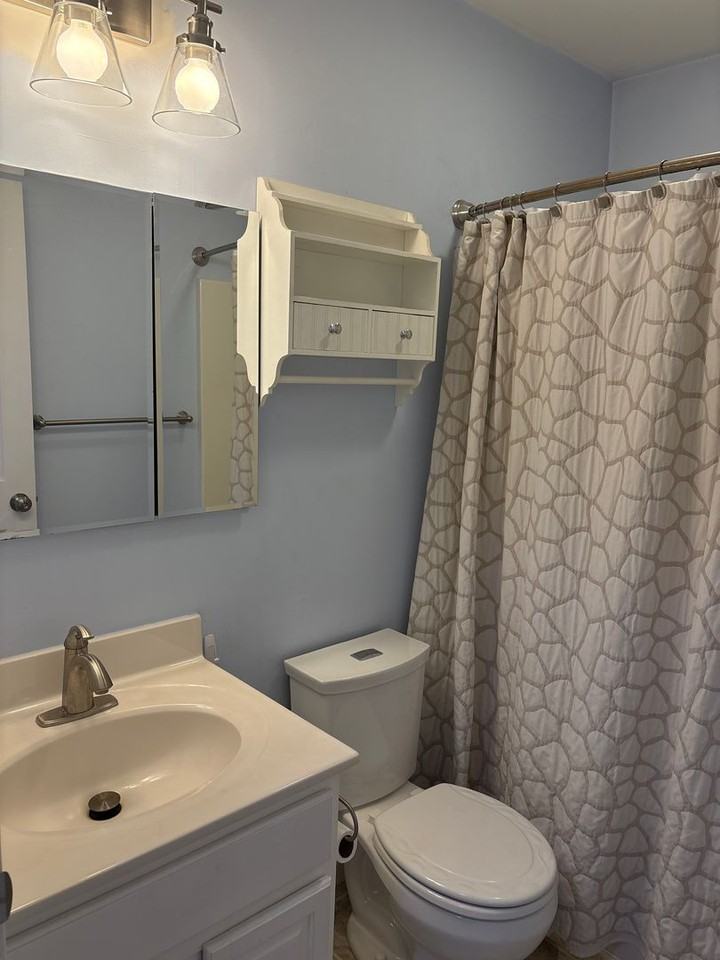 100 Fisher Dr - Photo 2 of 28
