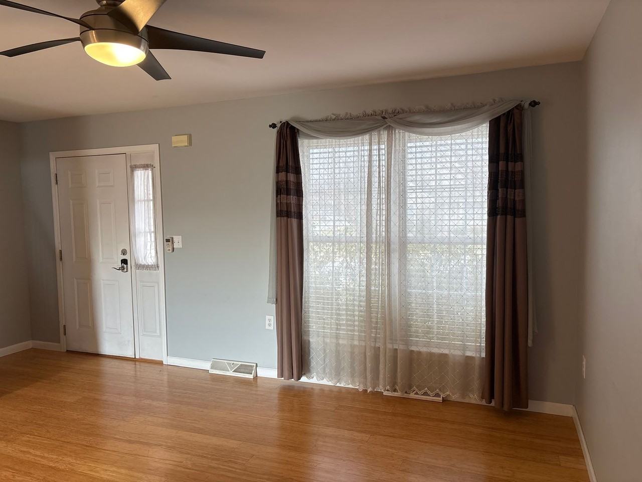 100 Fisher Dr - Photo 3 of 28