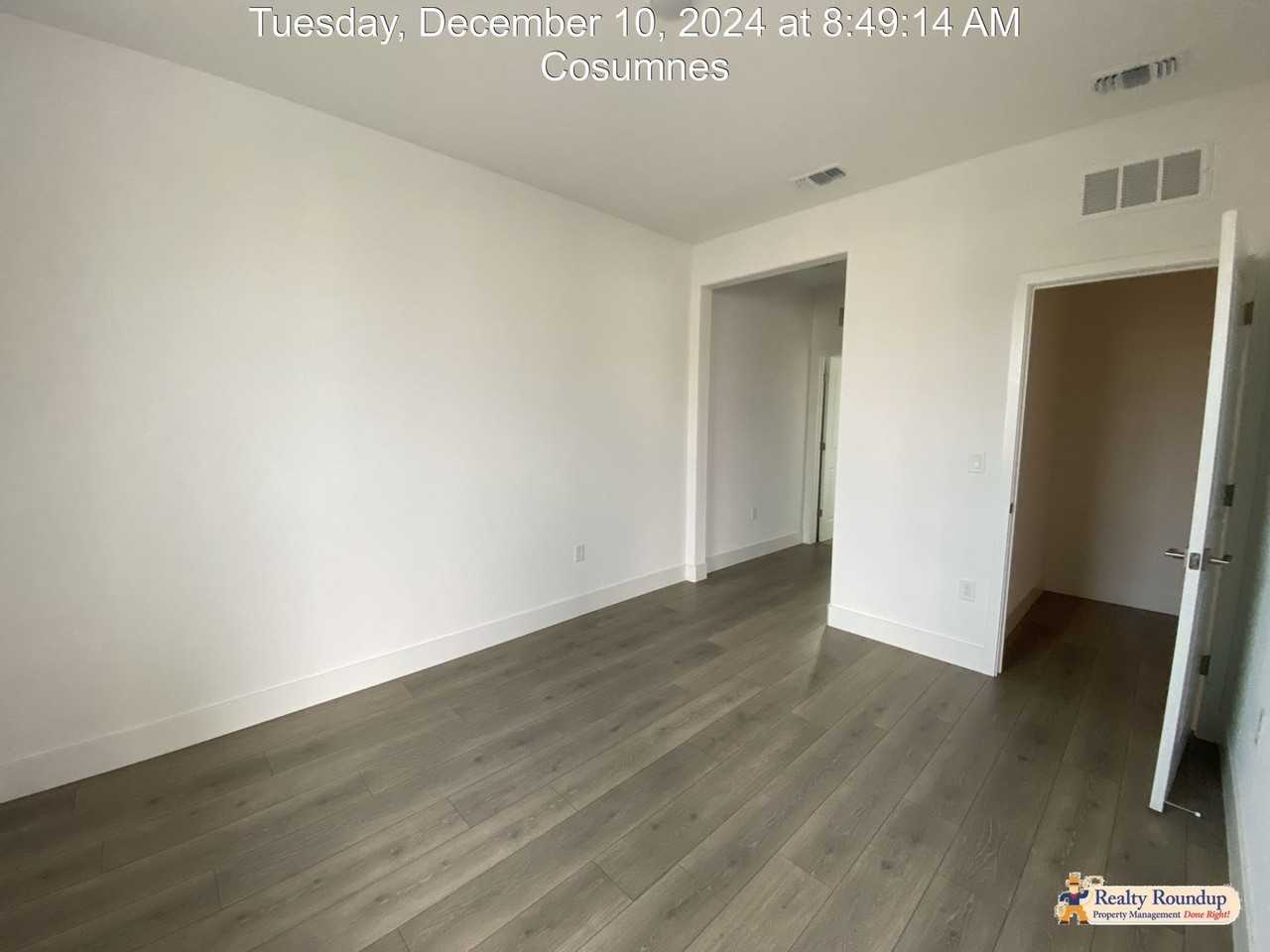 4197 Crossroads Way - Photo 5 of 50