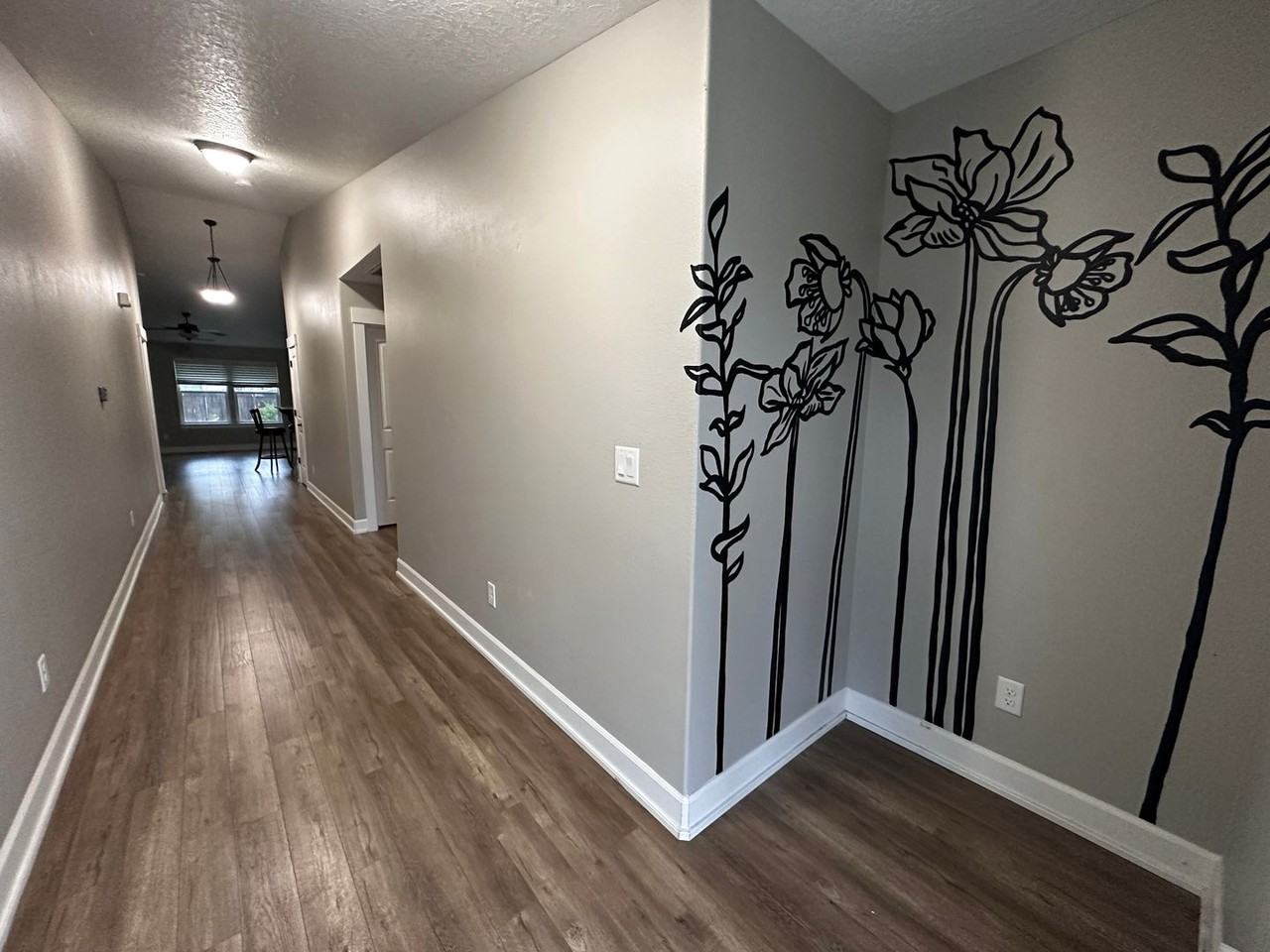 2025 Se Thomas Ct - Photo 2 of 16