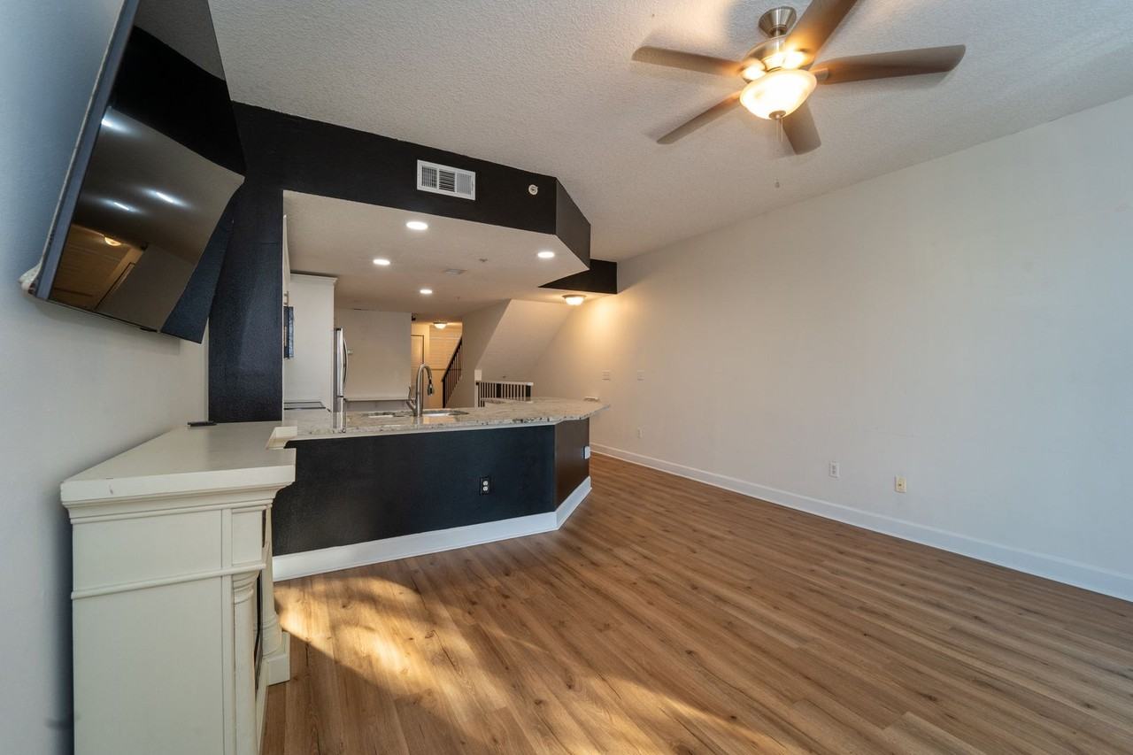 4000 Grande Vista Blvd - Photo 3 of 44