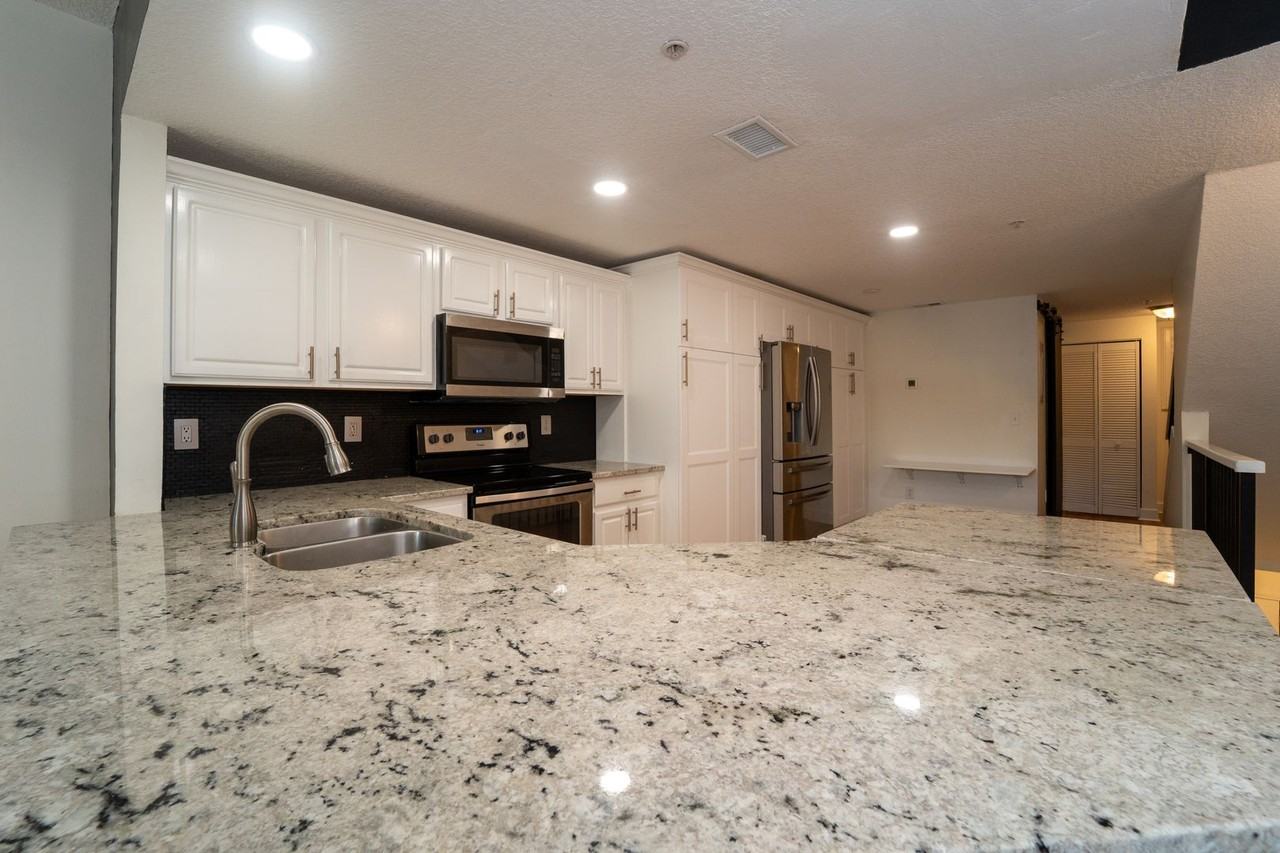 4000 Grande Vista Blvd - Photo 5 of 44