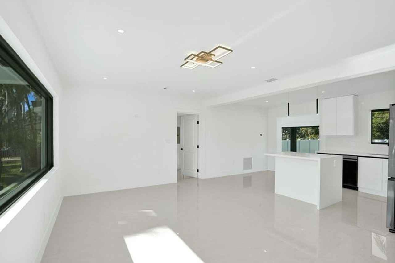 1531 Mayo St - Photo 3 of 24