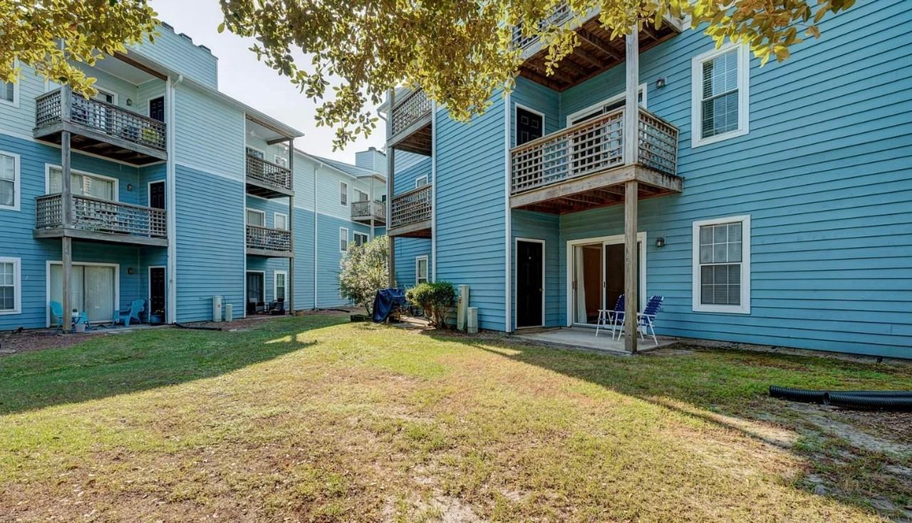 4220 4220 Wilshire Bld - Photo 3 of 32