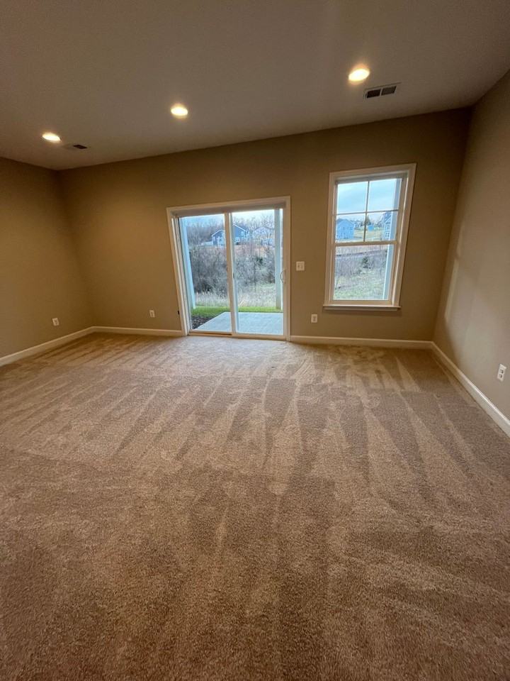 3450 Monterey Dr - Photo 4 of 17