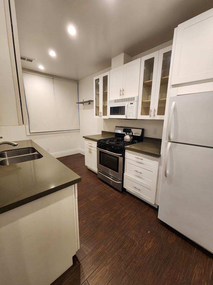 314 3rd Ave - Photo 3 of 9