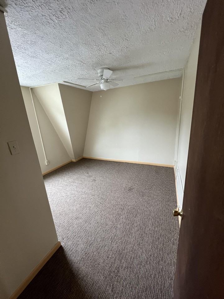 917 Linden Grove Ave #2 - Photo 2 of 9