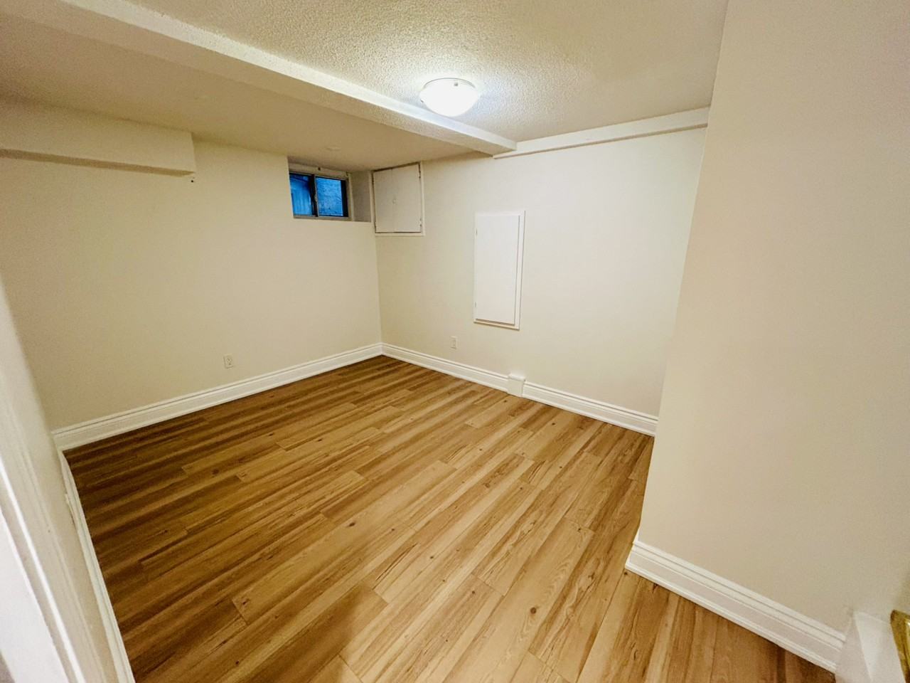 593 Greenwood Ave - Photo 4 of 7