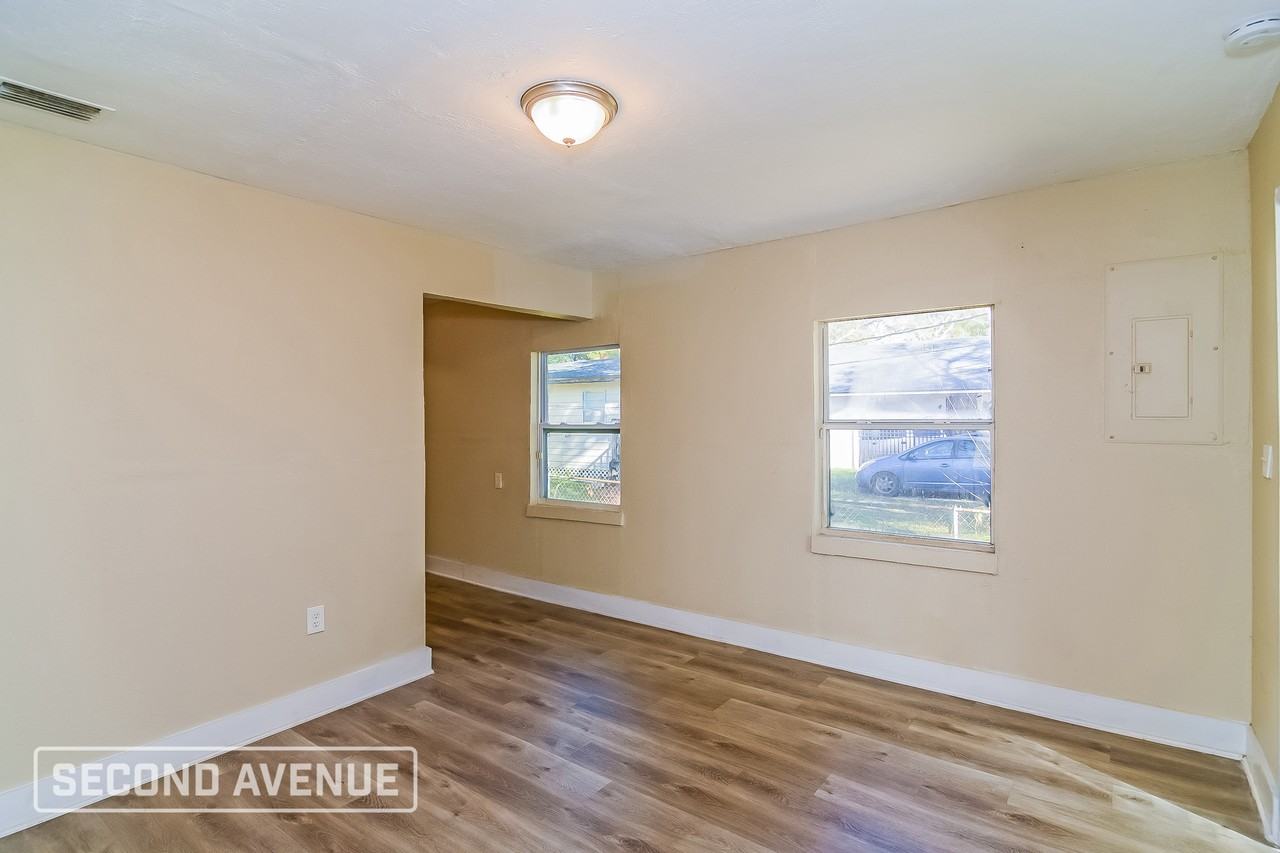 1201 W 27th St - Photo 7 of 25