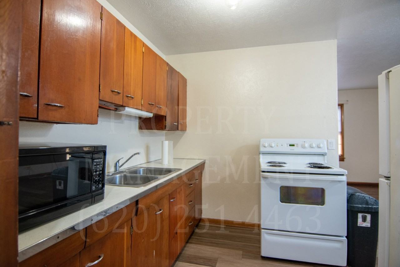 1418 Velma Dr - Photo 4 of 23