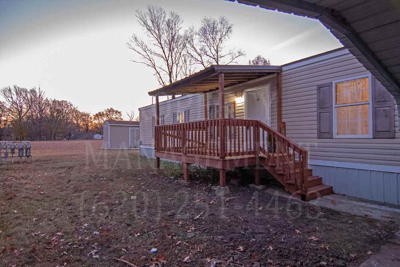 703 Cheyenne St - Photo 2 of 24