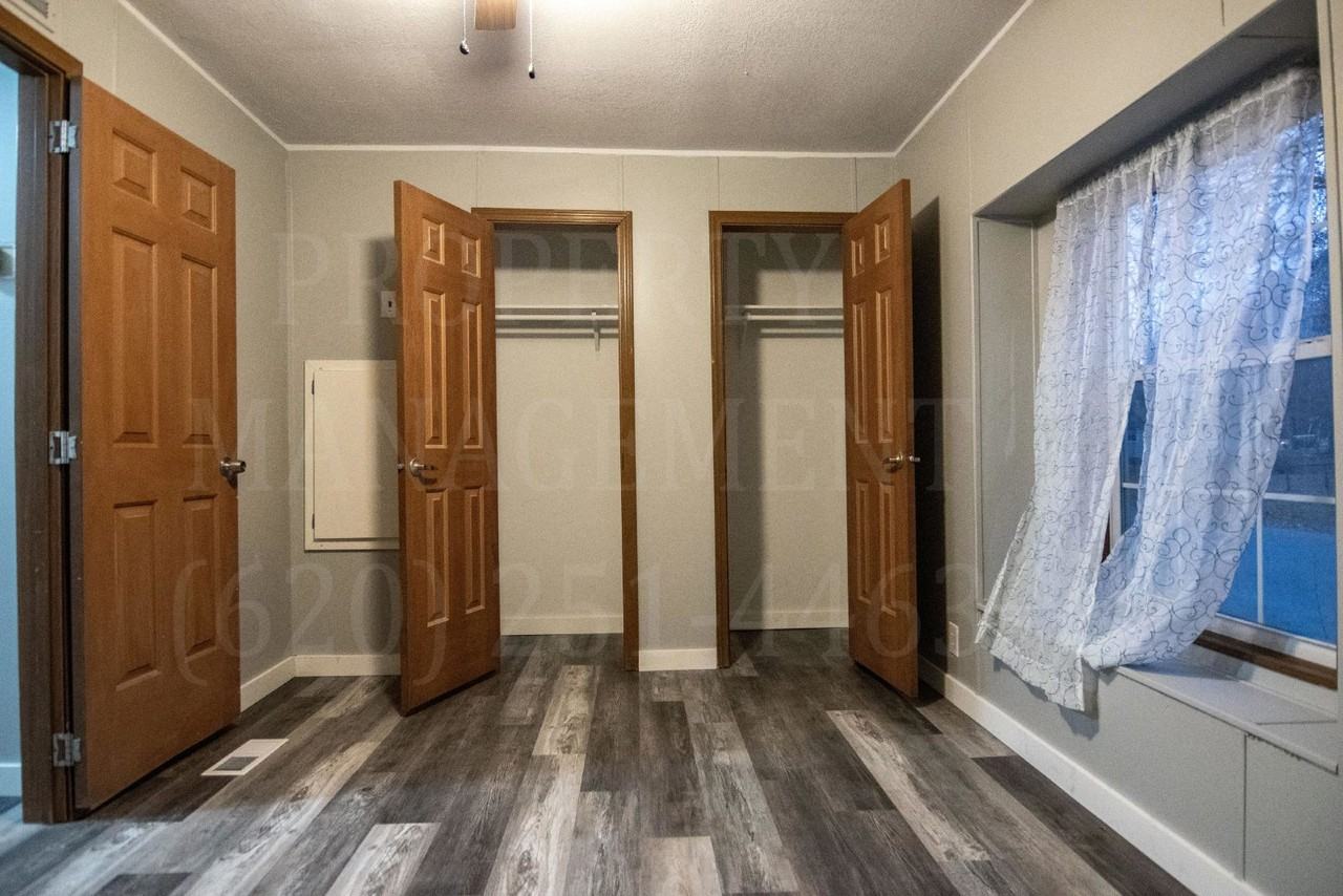 703 Cheyenne St - Photo 3 of 24