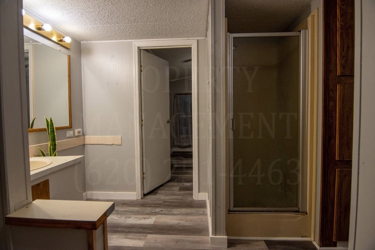 705 Cheyenne St - Photo 4 of 18