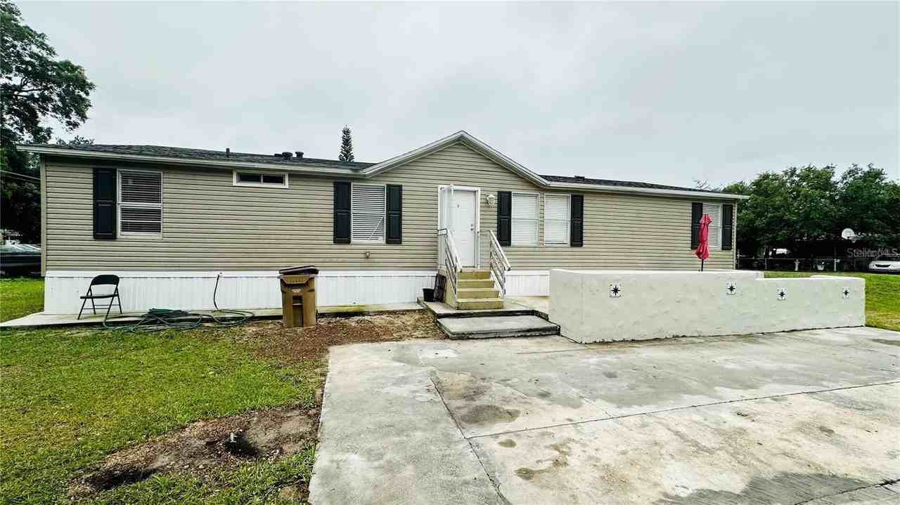 290 Sunset Blvd - Photo 2 of 20