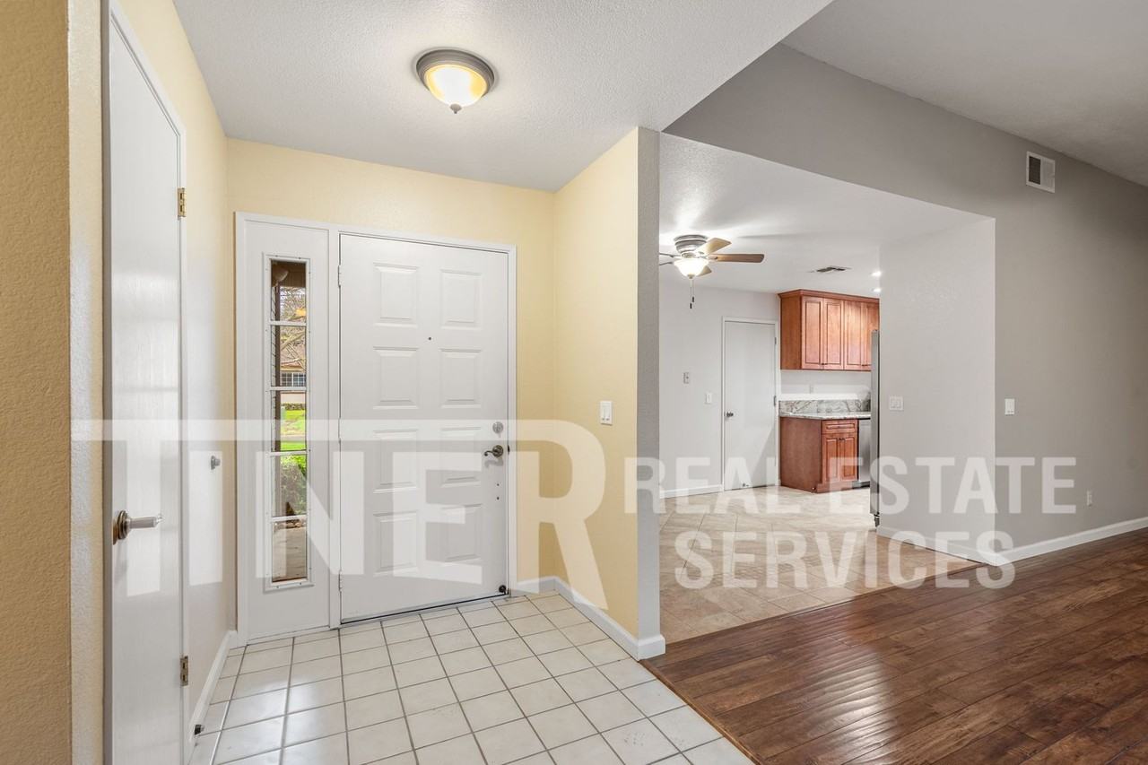 7312 Sunsilver Ln - Photo 7 of 22