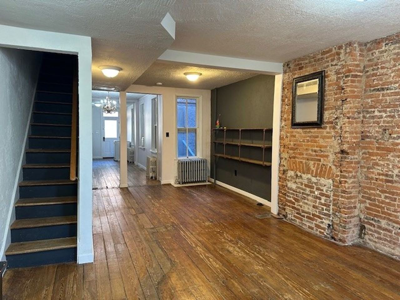109 S Pershing Ave - Photo 2 of 18